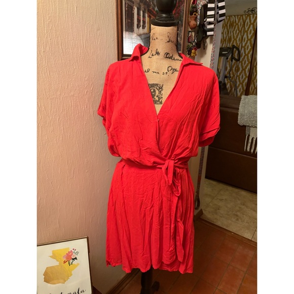 Gianni Bini Dresses & Skirts - NWT Gianni Bini Red Wrap Dress
